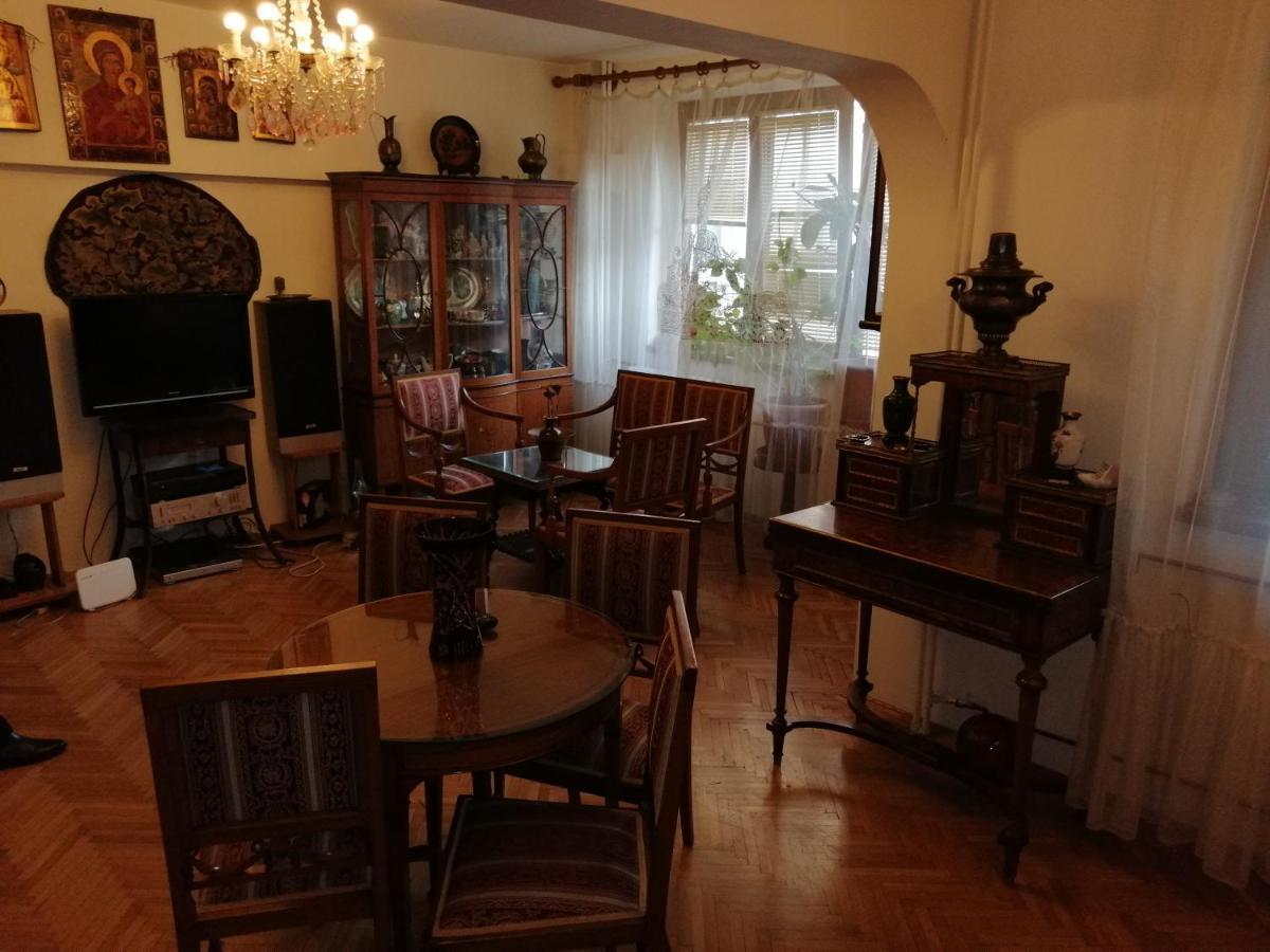 Apartment In The Historical Center Boekarest Buitenkant foto