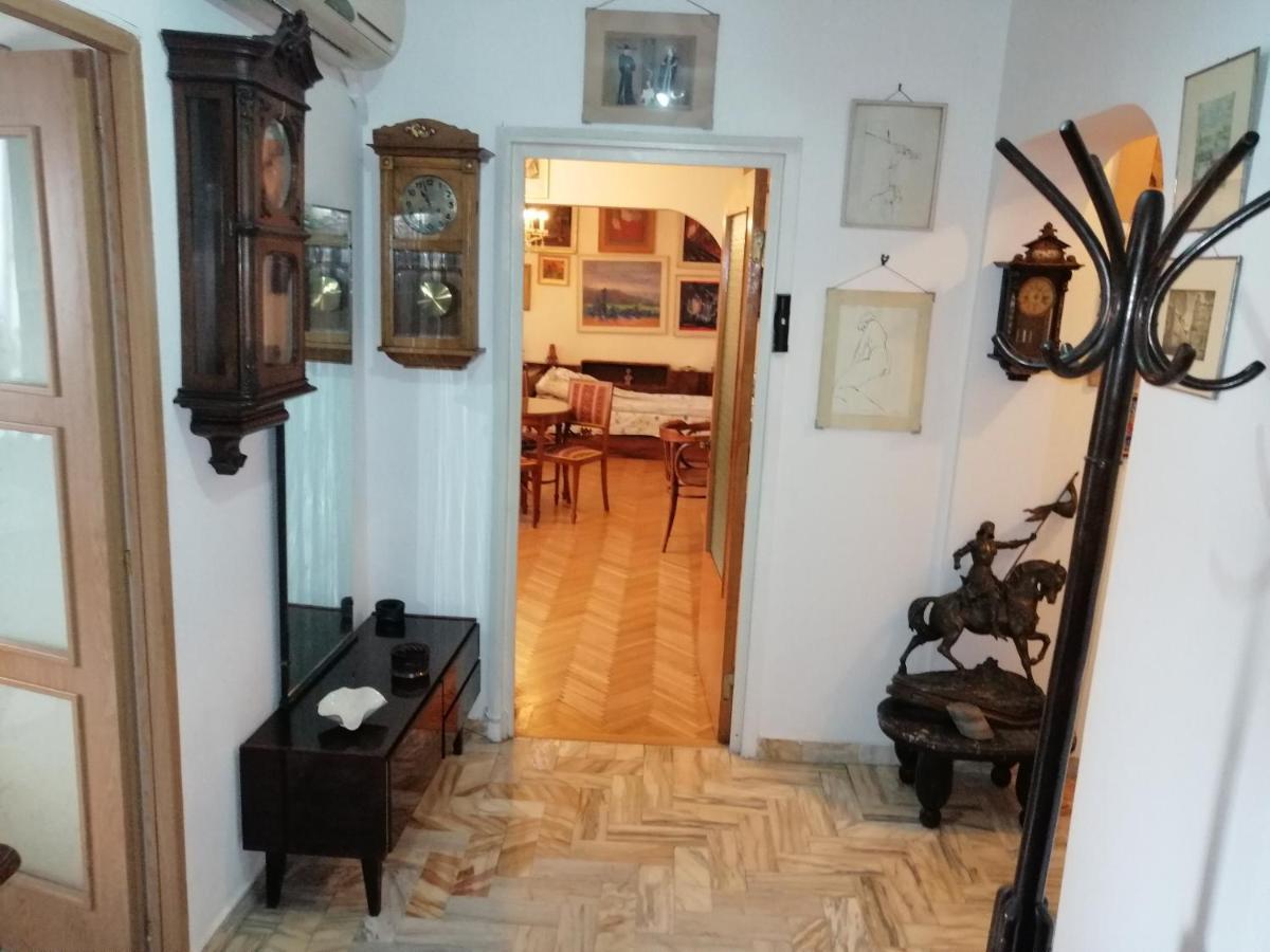 Apartment In The Historical Center Boekarest Buitenkant foto