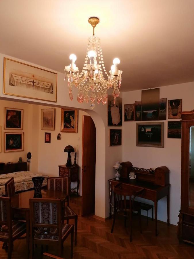 Apartment In The Historical Center Boekarest Buitenkant foto